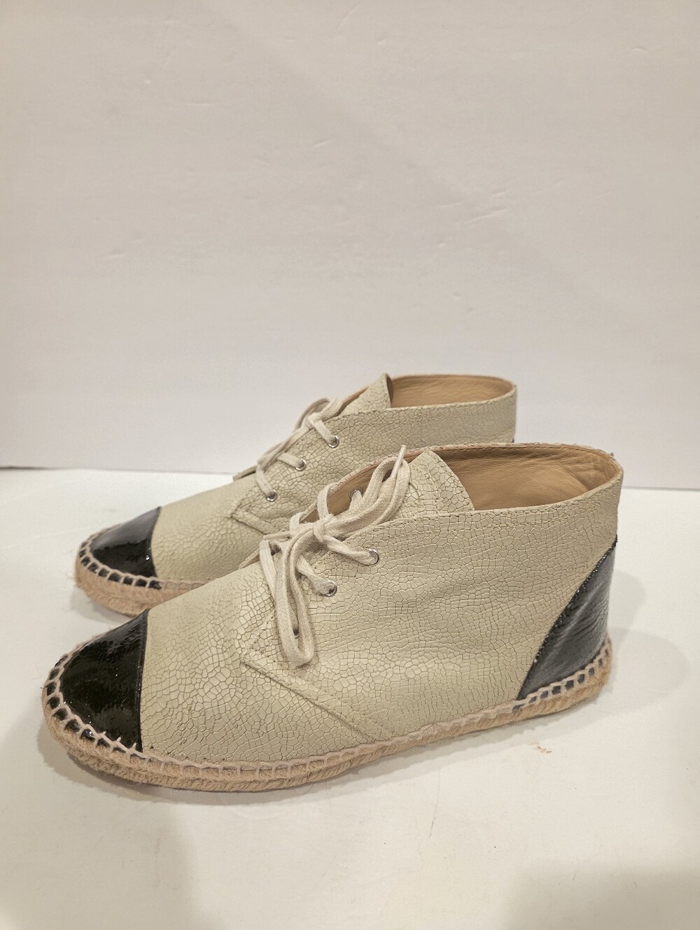 Authentic Chanel Crackled Leather CC Logo Espadrille Boots Size 40 / US 9